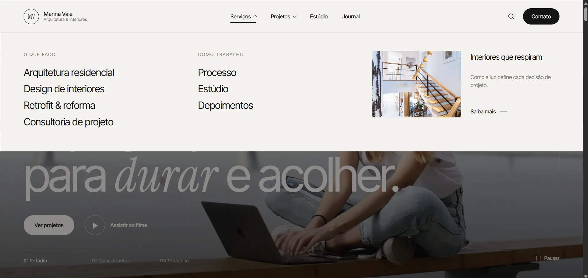 Marina Vale — mega menu de Serviços aberto no desktop, com colunas “O que faço” e “Como trabalho” e card editorial do Journal